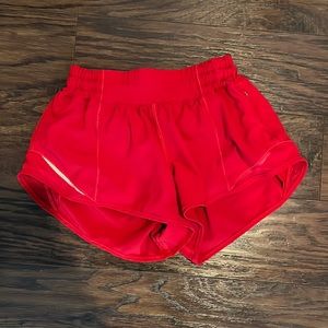 Lululemon 2.5” Hotty Hot Shorts Low Rise